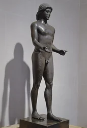 Apollon från Piombino (brons) (se även 94610, 98014 och 177203)