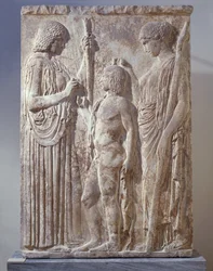 Marmorbasrelief föreställande triaden av eleusinska mysterier med Persefone, Demeter och Triptolemus, från Eleusis