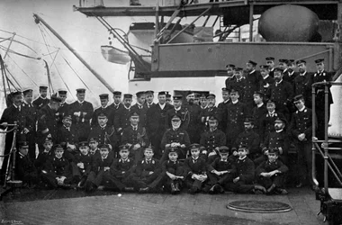 Amiral Lord Walter Kerr och hans officerare på kvartsdäcket på hans flaggskepp, HMS Majestic, 1896.