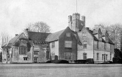 Bisham Abbey, Berkshire, från nordost, 1924-1926.