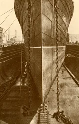 Mauretania i torrdocka, omkring 1930