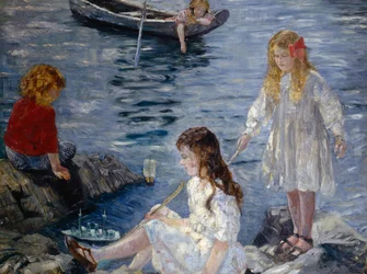 Flickor som leker på stranden