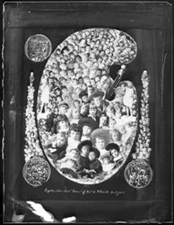 1884; Artonhundra ädelstenar från Brittiska Columbia hälsar dig!; kompositfoto sammansatt av barnporträtt tagna föregående år, 1885