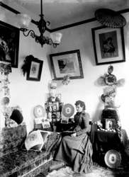 Hannah Maynard hemma, ca 1890 (svart foto)