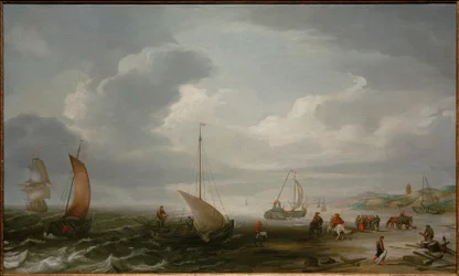 Stranden i Egmond an Zee med fiskare som lossar sin fångst