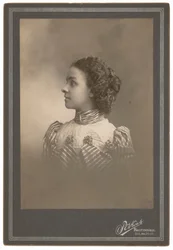 Grace Hughes,ca. 1900 (foto)