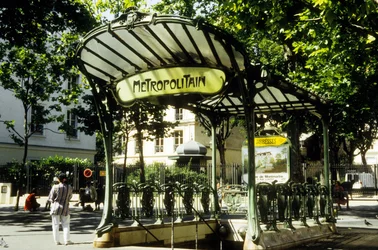 Tunnelbanestationen Abbesses i Paris, Frankrike