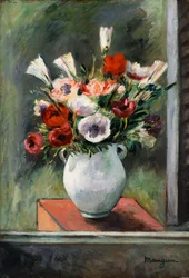 Anemoner i en vit vas