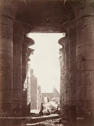 Thebe, Ramesseums tempel, Hypostylehallens interiör, 1870-talet.