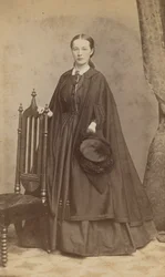 Carte-de-visit-porträtt av Carrie N. Lacy, 1865.
