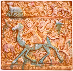 Persisk lystrad väggplatta: en monterad sassanisk bågskytt, 1800-talet.