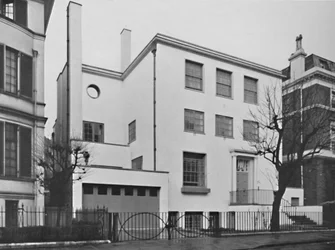 Exteriör - House for Denys Lowson, Esq., Upper Phillimore Gardens, London, 1939