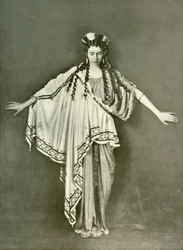 En atensk modekvinna f.Kr. 600-468, 1924.