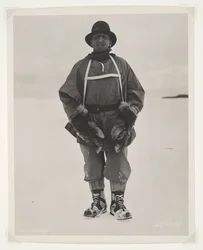 Lieut. Bowers under Terra Nova-expeditionen (1910-13) till Sydpolen (bromidtryck)