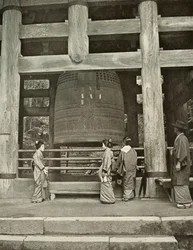 Den stora klockan vid Chio-In-templet, 1910.