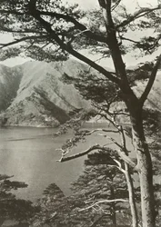 The Hotel Across The Lake, Shoji, 1910.