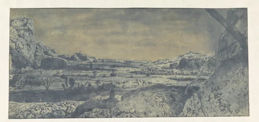 Bergsdal med inhägnade fält