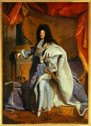 Helfigursporträtt av Ludvig XIV (1638-1715), 63 år gammal, i storslagen kunglig dräkt. Målning från Hyacinthe Rigauds (1659-1743) ateljé