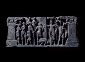 Art of Gandhara (eller grekisk-buddhism): "" Devadatta-bågskyttar attackerar Gautama"" (bågskyttar från Devatta attackerar Gautama Buddha) Relief av Gandhara-skolan - 2:a till 400-talet - Indian Museum, Calcutta Indien