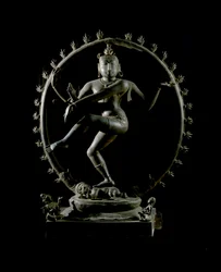 Hinduism: representation av guden Shiva Nataraja, dansens gud (Shiva Nataraja, dansens herre) Bronsskulptur 1100-talet (1100-talet) Kolkata, indiskt museum