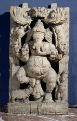 Staty av Ganesh Enthroned (trä)