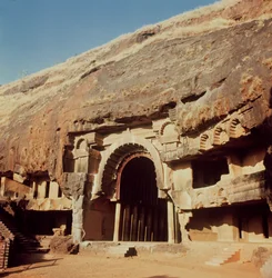 Utsikt över grotta 12