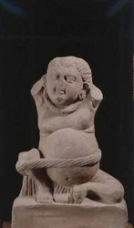 Yaksha, Ahichatra (röd sandsten)
