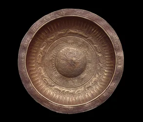 Ceremoniell bröstskål, Moluckerna (guld)