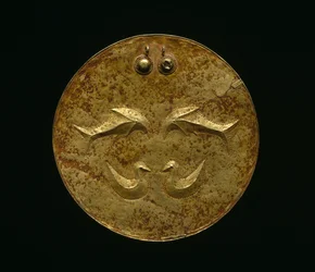 Ceremoniell bröstskiva (Karse), Moluckerna, tidigt 1800-tal (guld)
