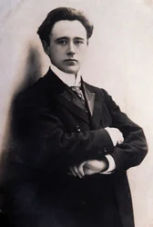 Porträtt av Felix von Weingartner (1863-1942), österrikisk kompositör och dirigent