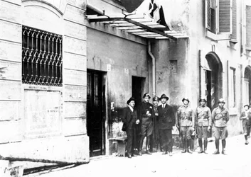 Fascistpartiets första säte i Milano vid Via Paolo da Cannobio. sd. 1920-talet.