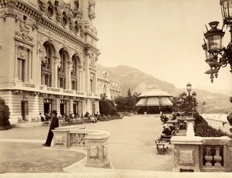 Terrassen vid havet nära kasinot i Monte Carlo, i Monaco