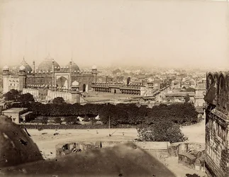 Utsikt över staden Agra och Moti-moskén (Agra Fort), c.1890 (silvergelatintryck)