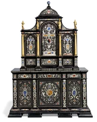 Ett italienskt ormolu-monterat skåp i elfenben och hårdsten i ebenholts och eboniserat (elfenben och ebenholts)