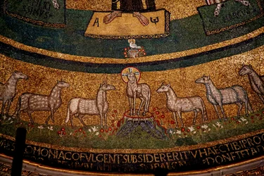 Apsidmosaik med Kristus som påsklammet och fåren (mosaik)