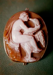 Cameo of Leda and the Swan (agat)