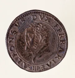 Silvermynt (testone) från Ferrara: hertig Alfonso II d’Estes regeringstid (1559-1597). Diameter 2,7 cm. Rom, Museo Nazionale delle Terme
