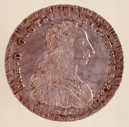 Silver Piastra från Neapel: Karl III av Spaniens regeringstid (1716-1788) och porträtt. 1750. Diameter. 4 cm Neapel, arkeologiskt museum