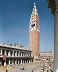 Libreria Sansoviniana och campanile