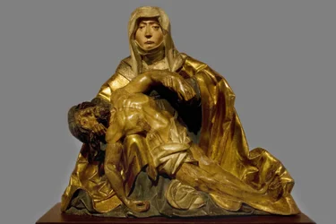 Jungfru av barmhärtighet till Kristus som dog omkring 1510-1520, region Sydtyrolen, skulptur av predelle i målat och dorent trä, bevarat på Musee Bonnat de Bayonne. Selva fotografi, 2008.