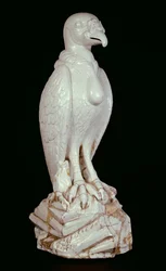 En av ett par stora vita Meissen-figurer av gamar, ca 1731