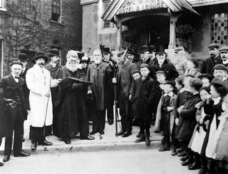 Svor på hornen vid Highgate den 28 mars 1906