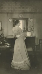 Kameraarbete: Porträtt av fru C., 1907.