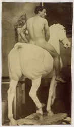 Studie av en manlig nakenmodell, sittande på en gipshäst, i Jacques de Lalaings studio, möjlig förstudie för Equestrian Portrait, Museum of Fine Arts Gent