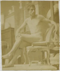 Studie av en manlig nakenmodell, sittande på en fåtölj och sedd bakifrån, i Jacques de Lalaings studio