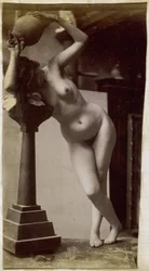 Studie av en kvinnlig nakenmodell, sedd framifrån, i Jacques de Lalaings studio, förstudie för en cirkulär fontän