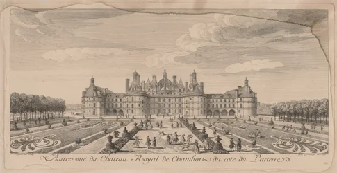 Chateau Chambord från trädgårdarna.