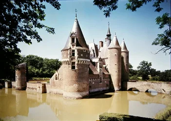 Utsikt över Chateau du Moulin, byggt 1480-1502