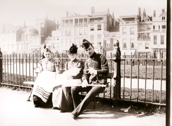 Människor på en bänk, Rotterdam, 1898