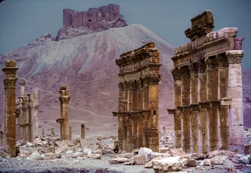 Triumfbåge, även kallad Monumentalbåge, Stora kolonnaden i Palmyra, Syrien